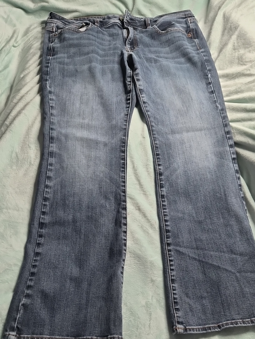 American Eagle Outfitters Light Blue Kick Boot Jeans Size 12 Short
